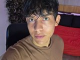 LeisanFox is live now!