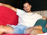 LeonVane is live now!