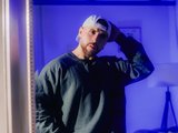 MaxiimoWolf is live now!