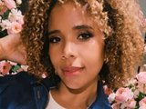 Mia_Curly webcam