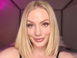 QuinnHart is live now!