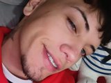 Y_apolo33 is live now!