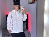 esteban_777 is live now!