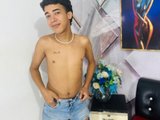 jeremy_cube is live now!