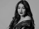 misssyoan is live now!