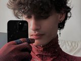 thomasluis is live now!