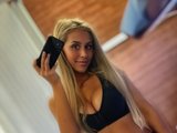 yummycandi21 is live now!