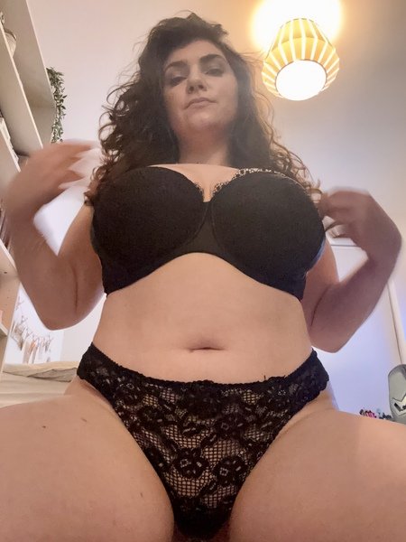 34HHGamerGirlHannah