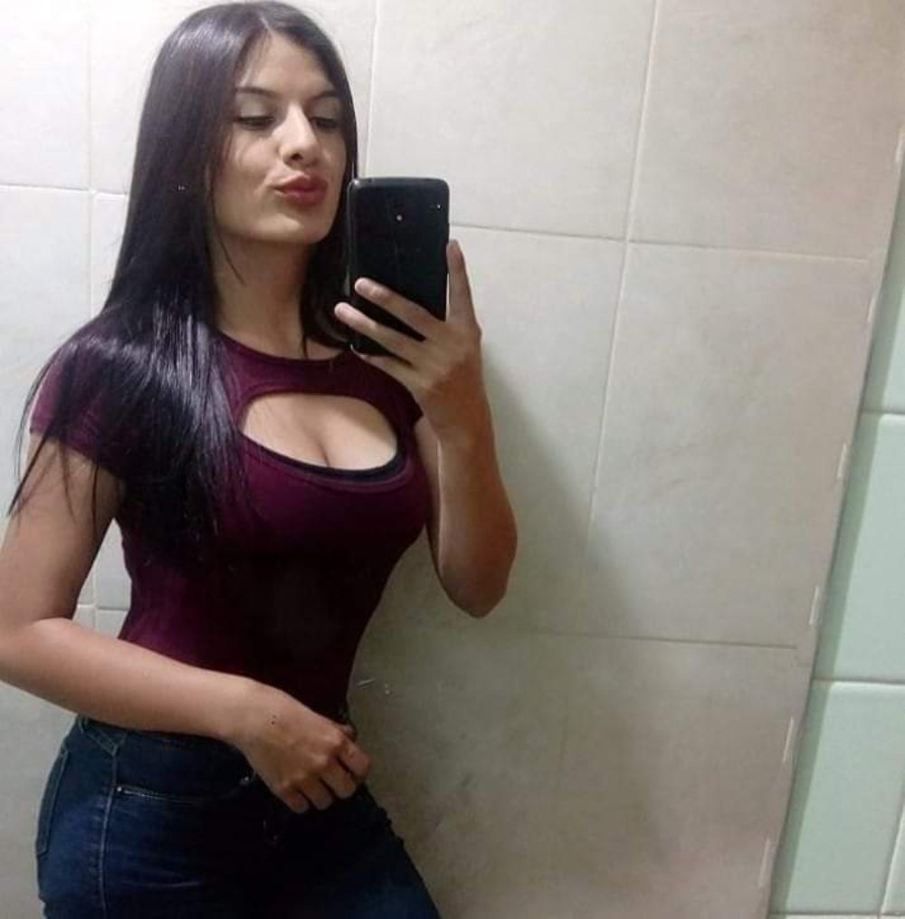Abril_Foxxx_Squirt