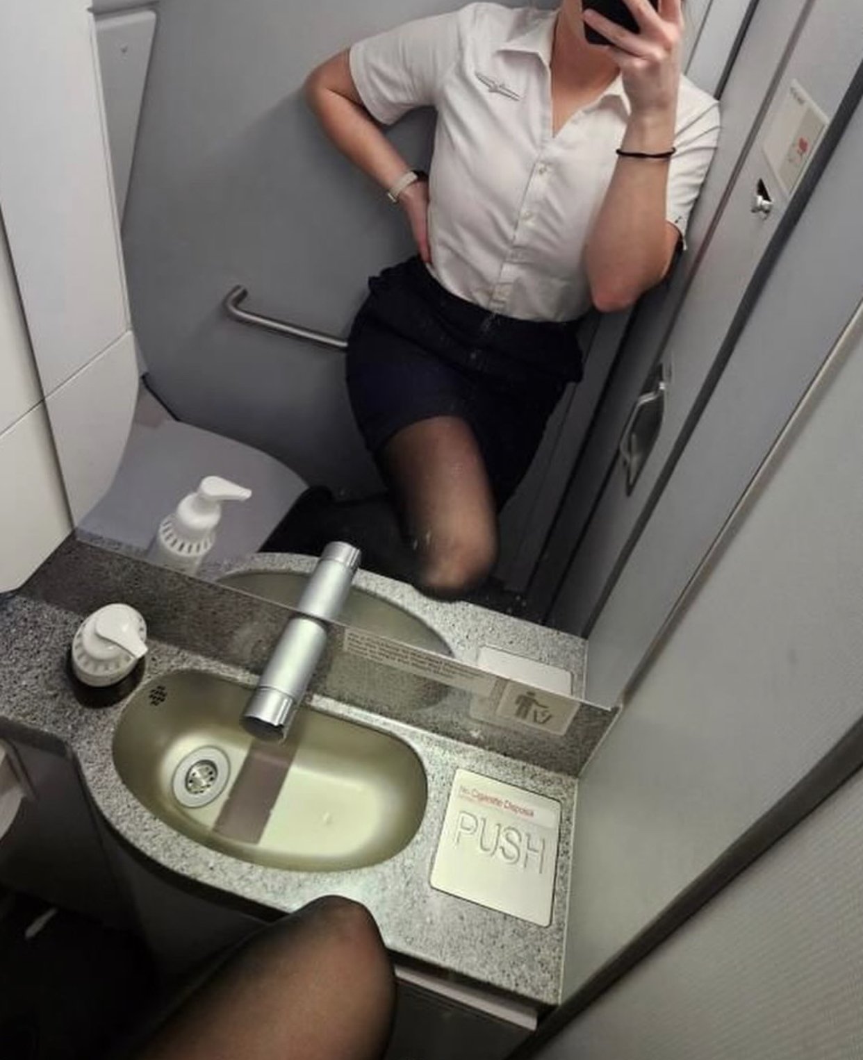 AirhosstesElla