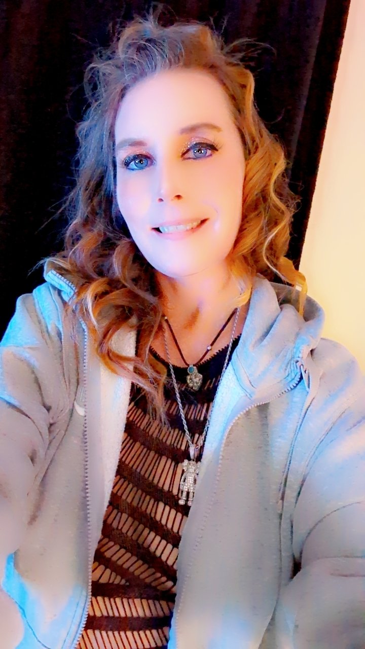 AlexaLikesToGetWet