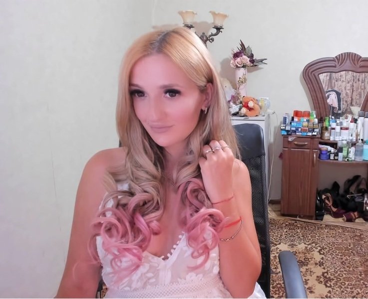 alienanna18 from Jerkmate