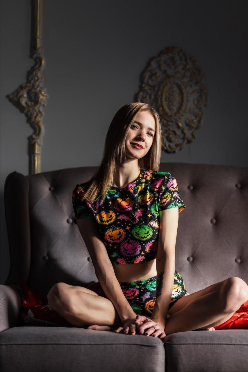 alyonaqueenn from Jerkmate