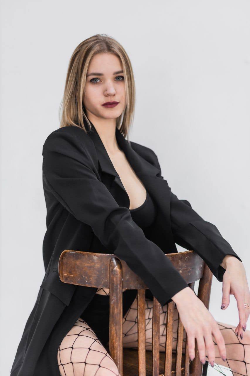 alyonaqueenn from Jerkmate