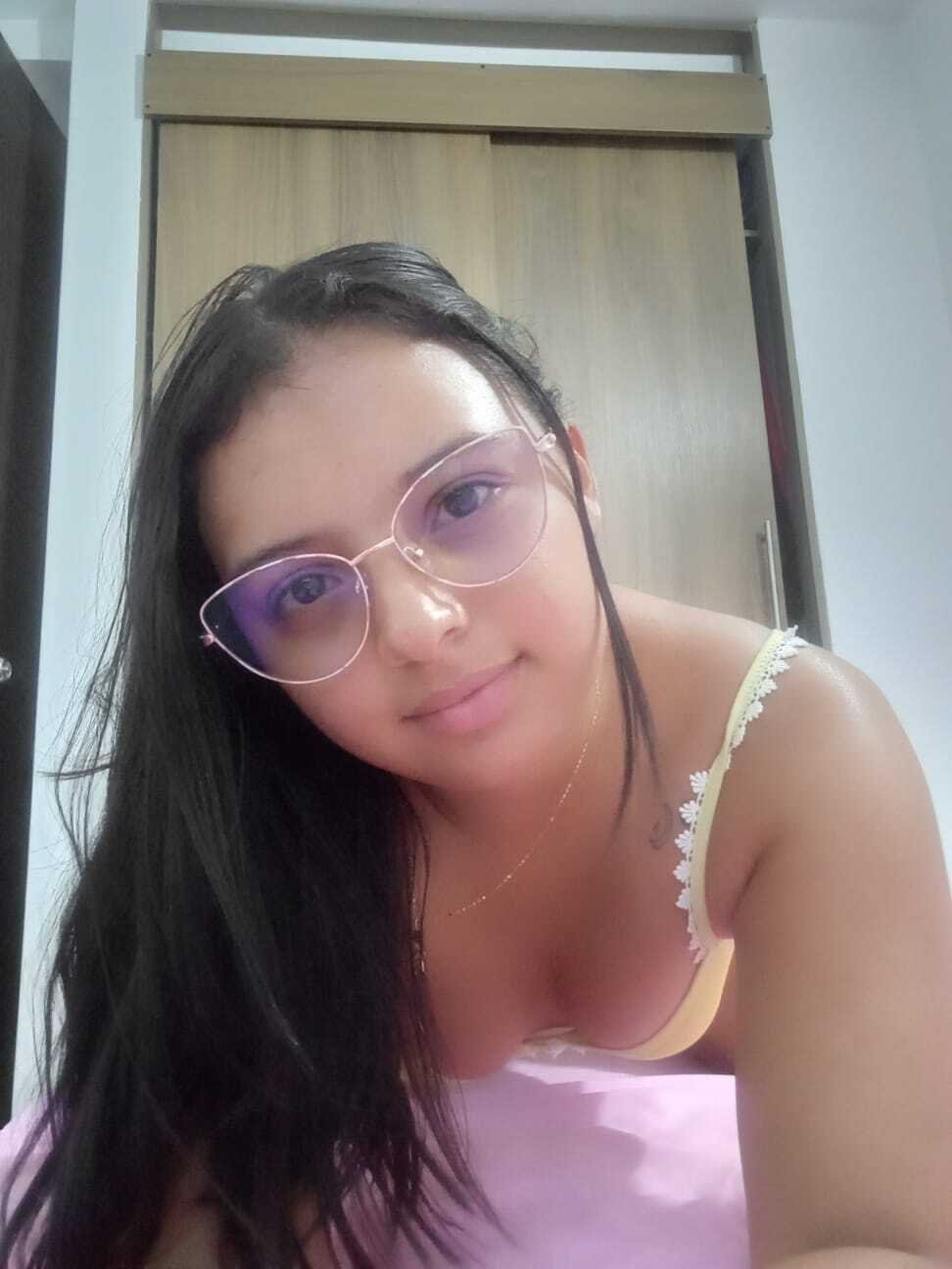 Amy_Hills18