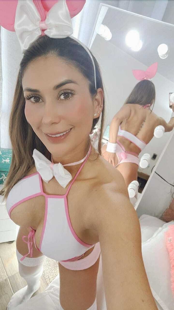 AnahiBrooke