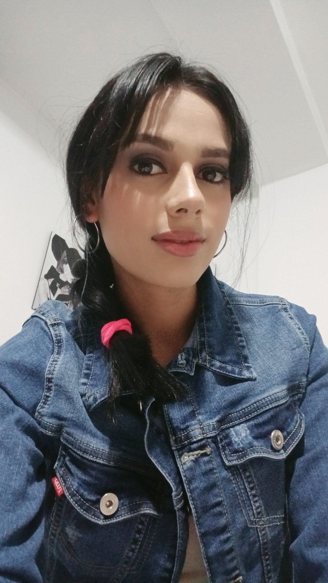 Anais_Hills