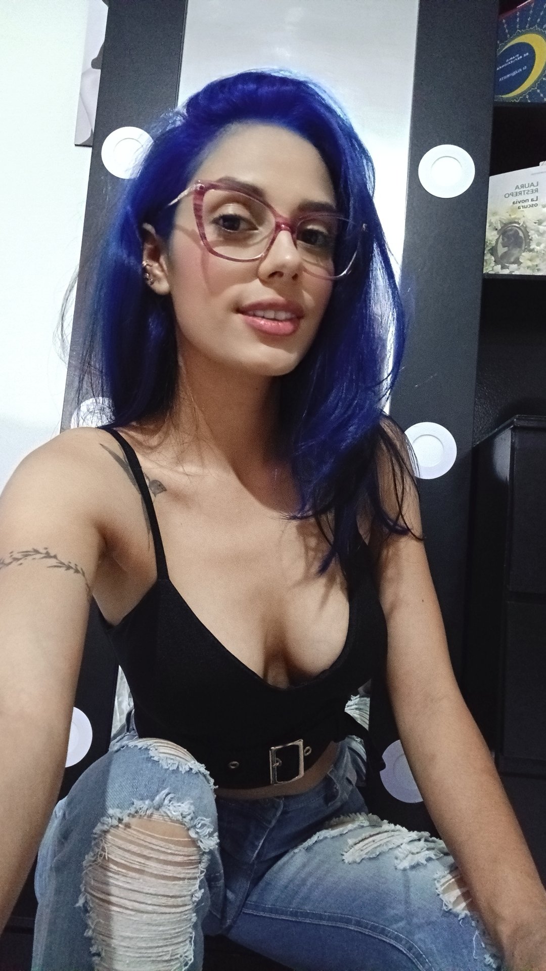 Anais_Hills