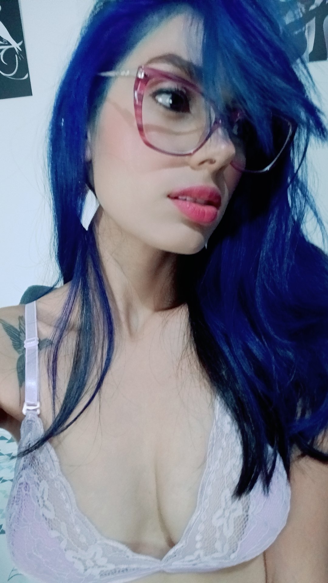 Anais_Hills