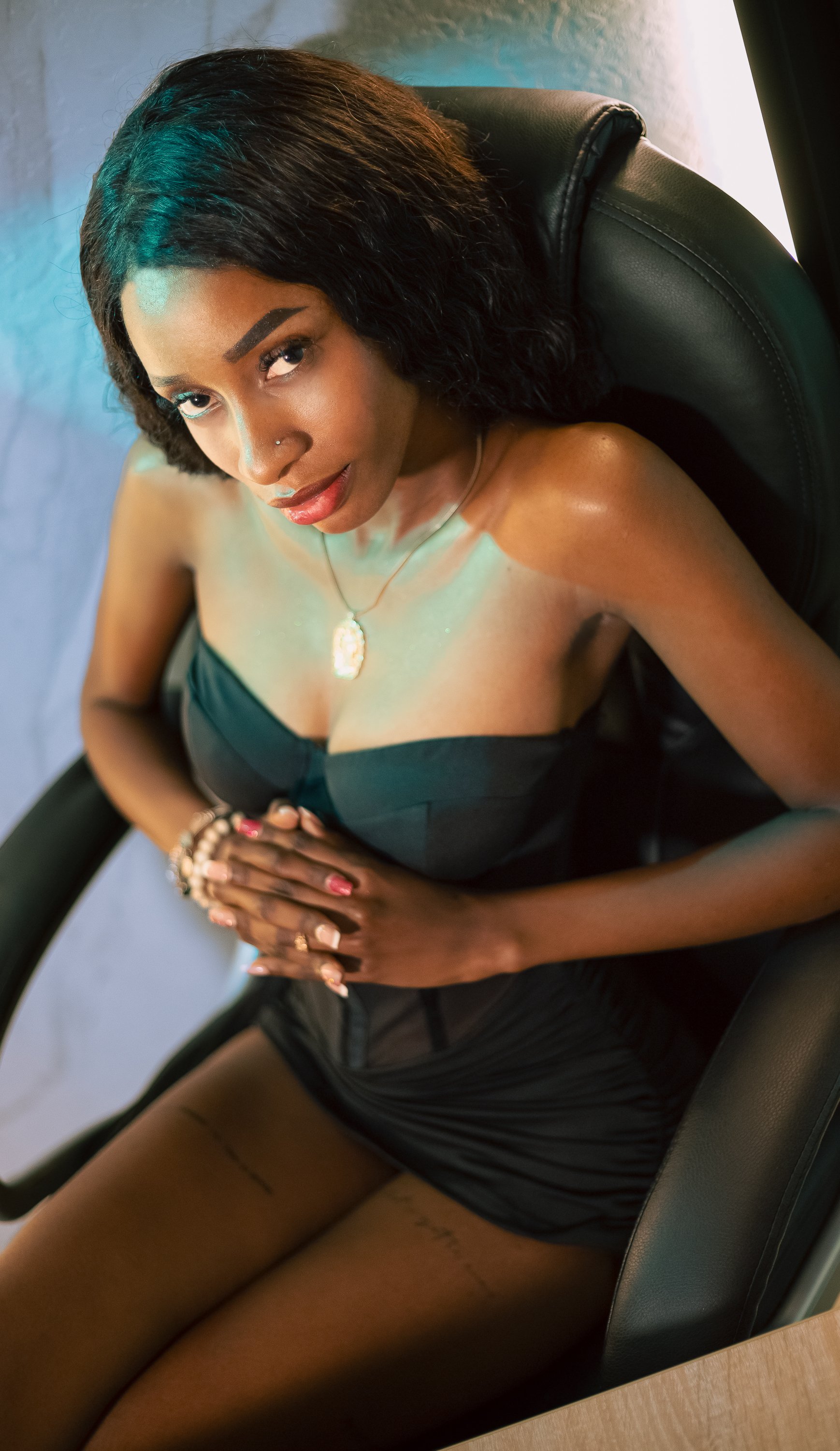 AntoneellaHott