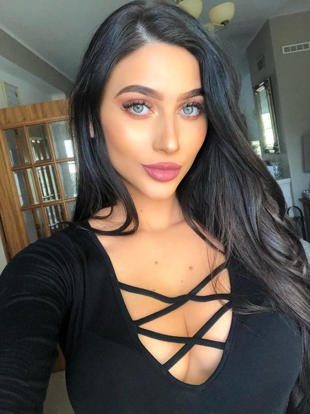 AriaRoseBabestation