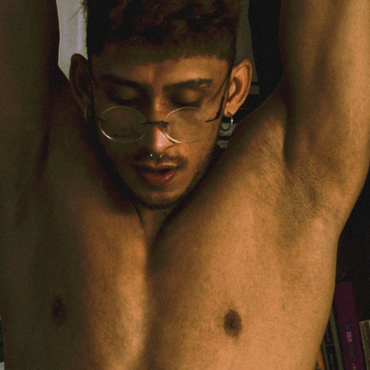 AronMilan