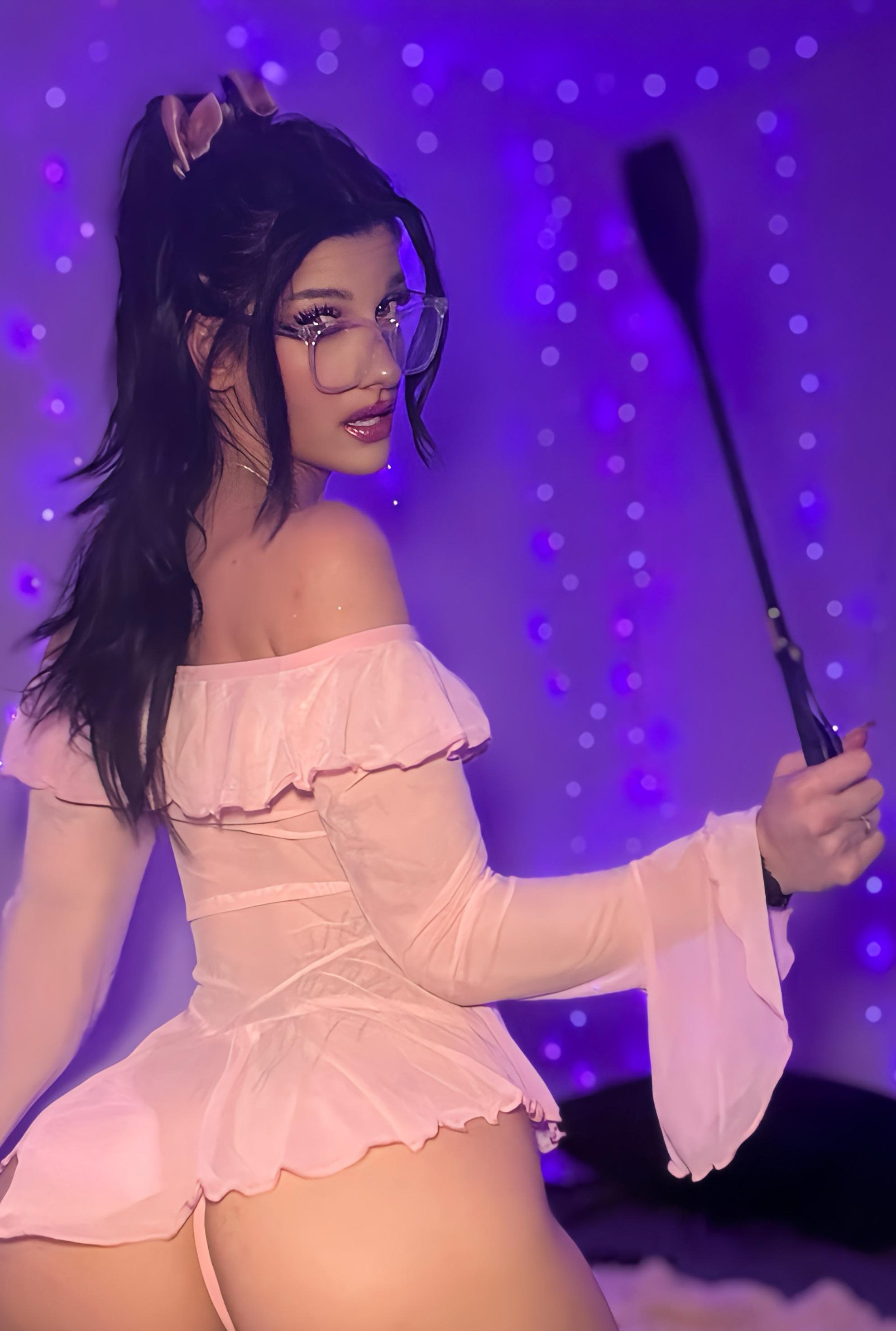 bellaseductra from Jerkmate