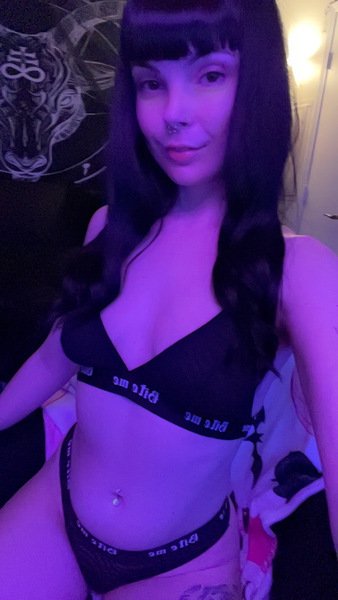 BettiePainXO