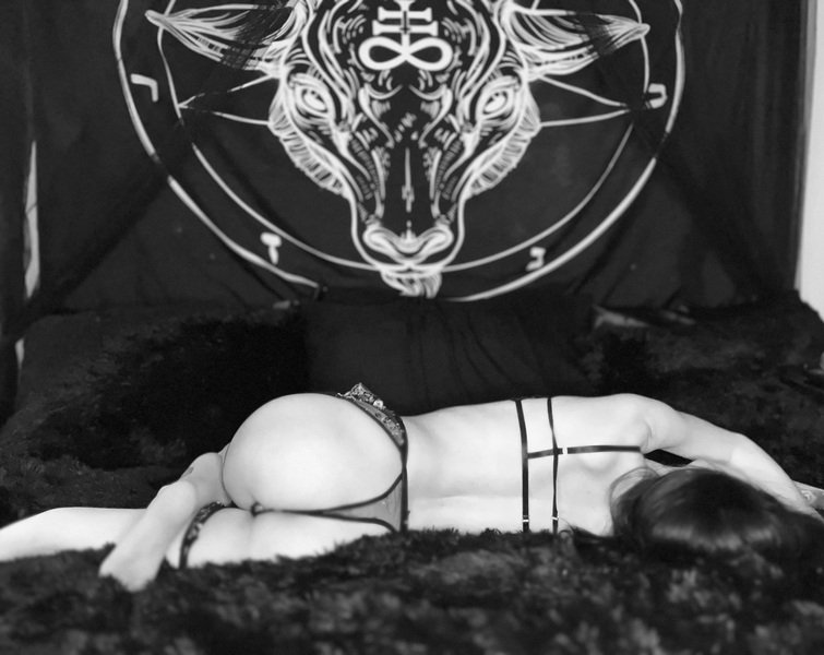 BettiePainXO