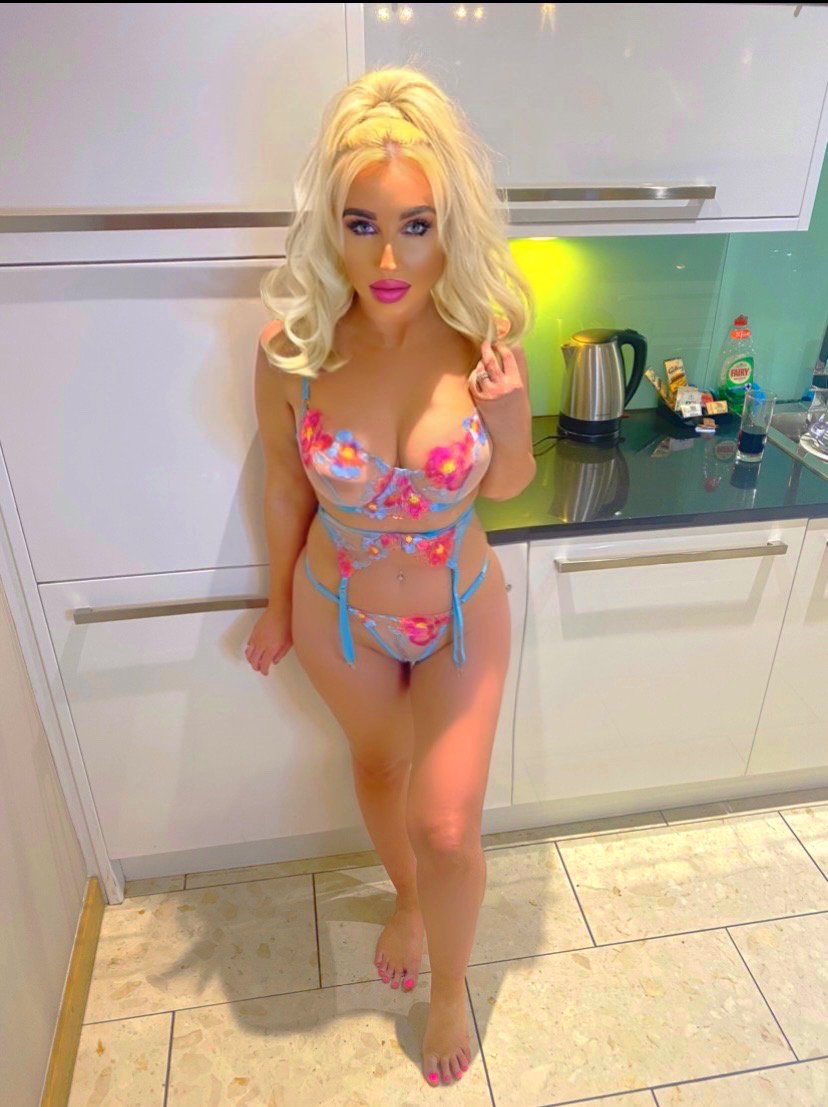 BlondieBarbieBabe