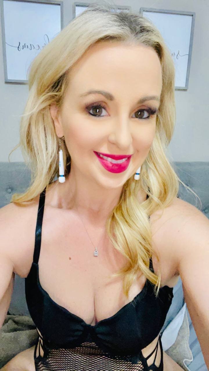 bootyandbrains from Jerkmate