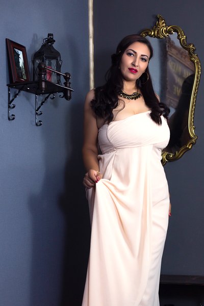Busty_Eva