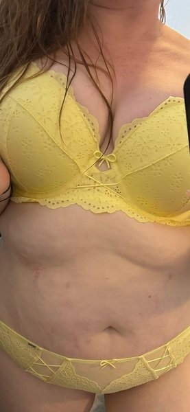 Busty_X_Bella