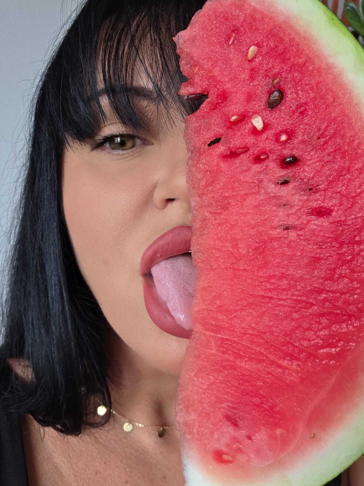 cariyna from Jerkmate