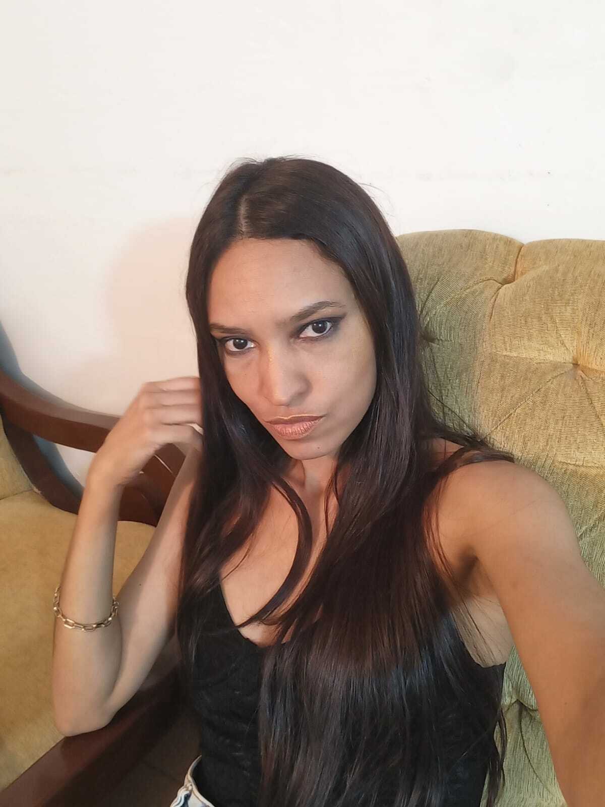 CarolineBasset