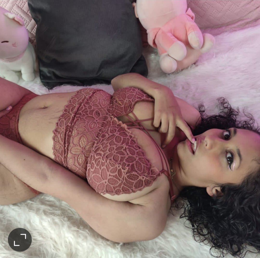 Curly_Sarah