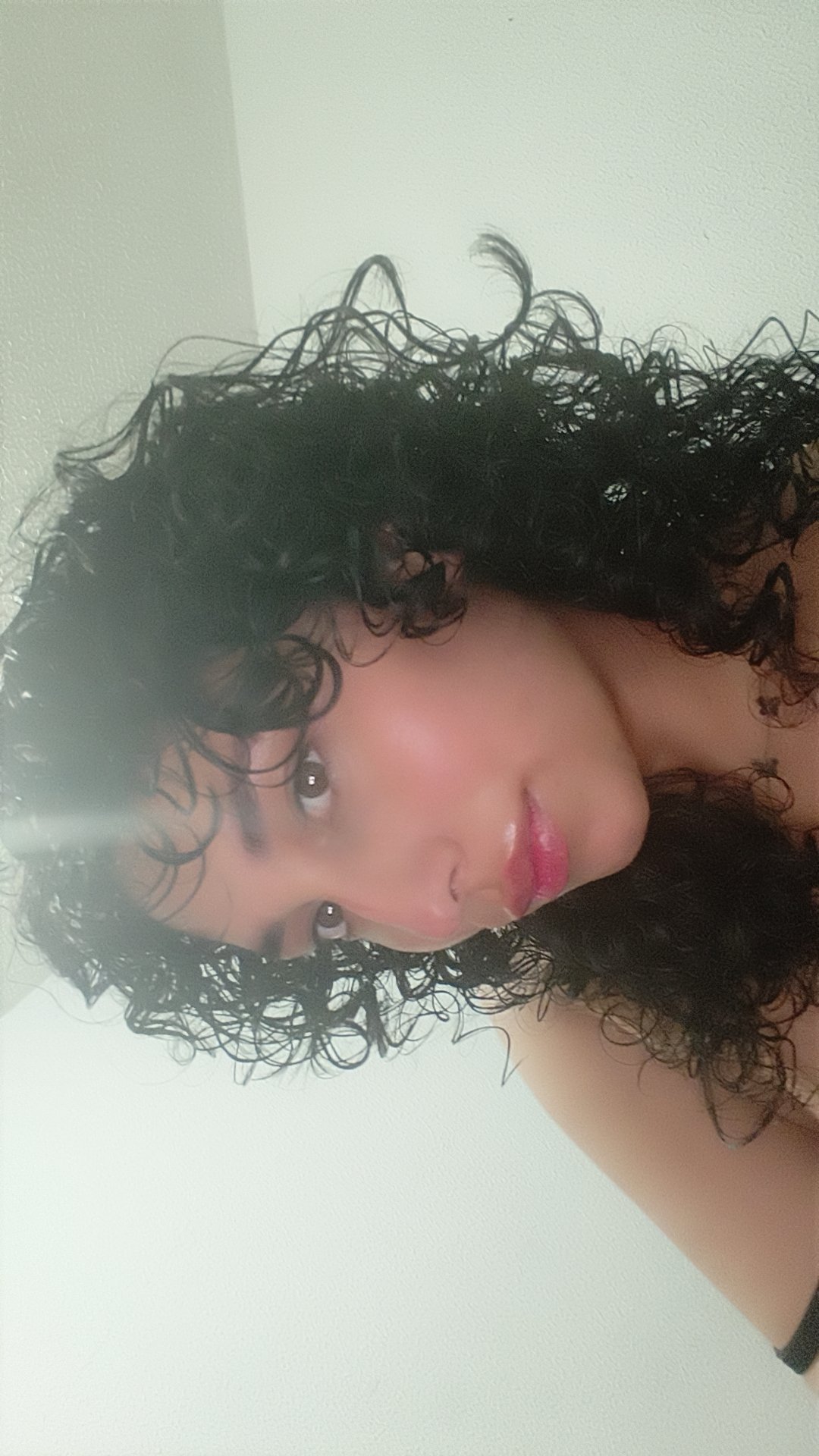 Curly_Sarah