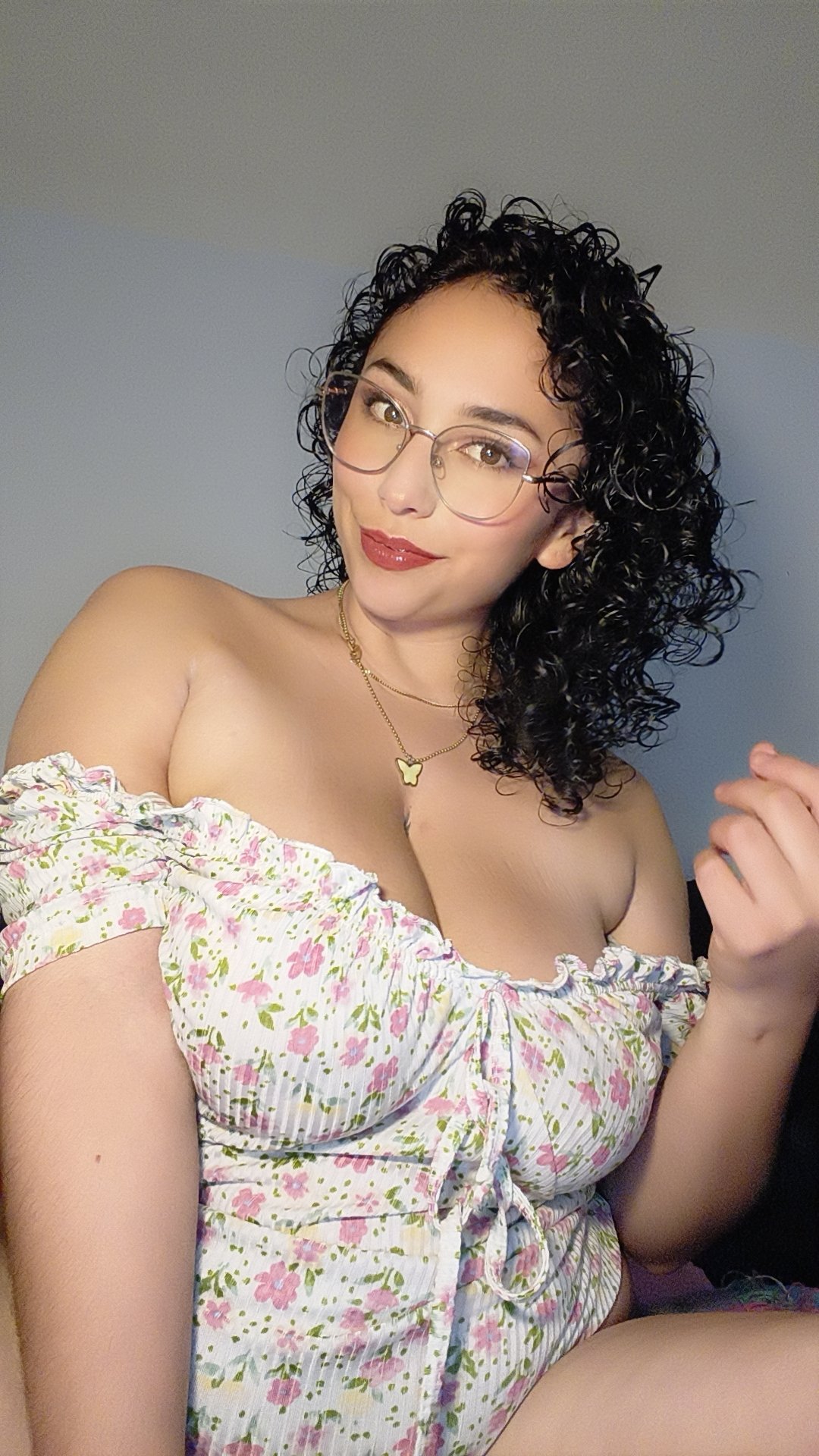 Curly_Sarah