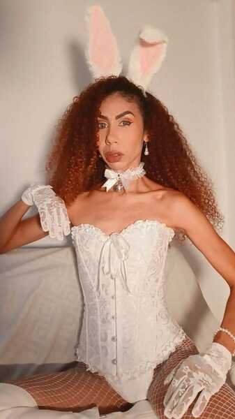 Curly_milf