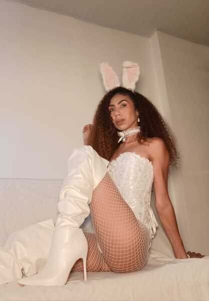 Curly_milf