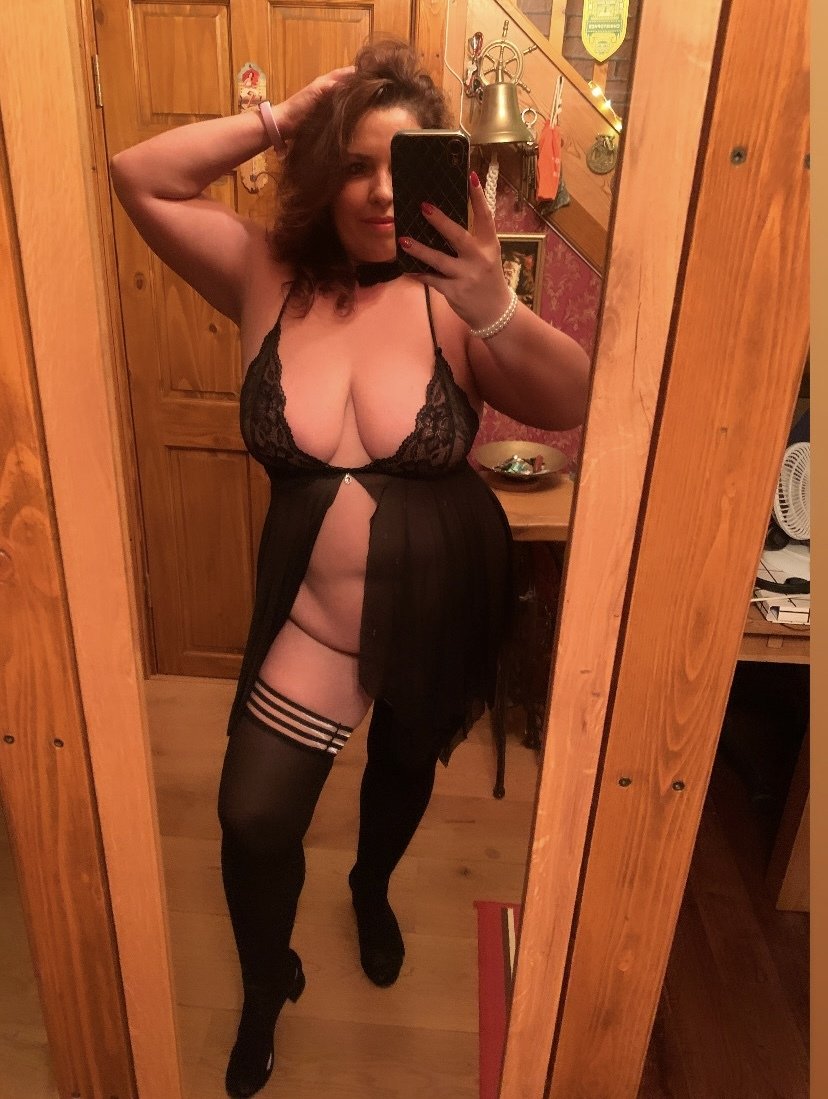 CurvyIsabella90