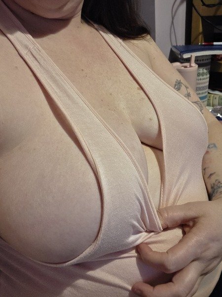 CurvyyCharliee