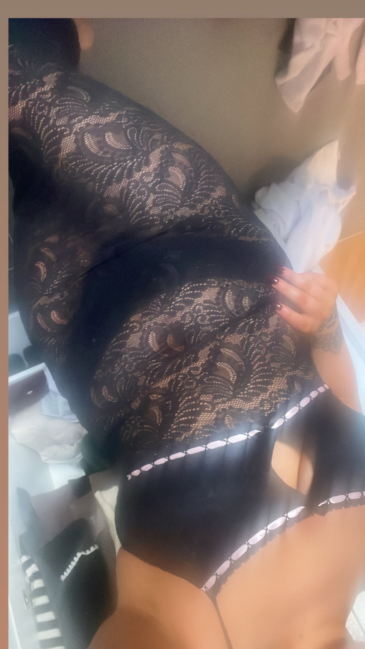 CurvyyGirllEleanorr