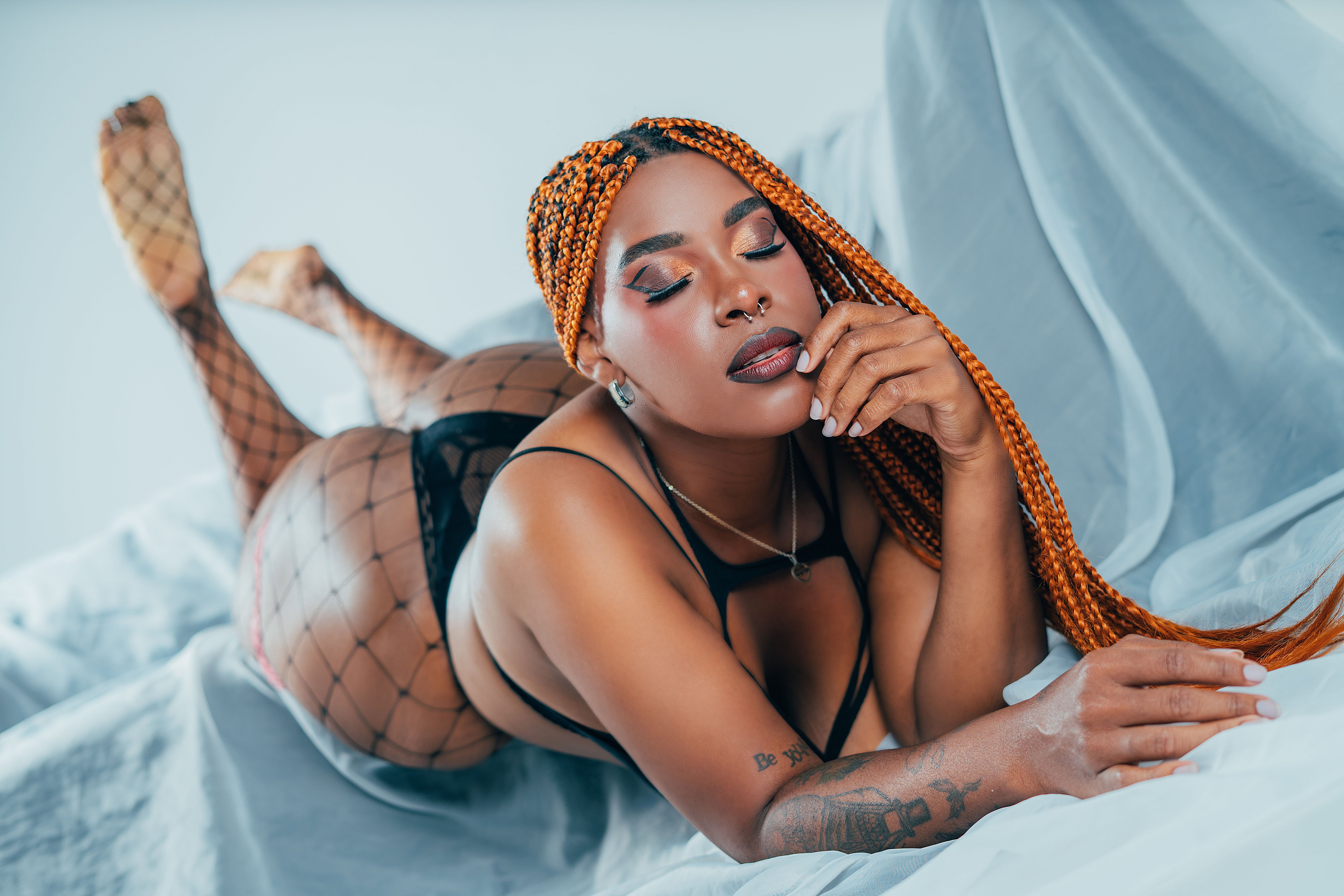 DakotaSexShow111