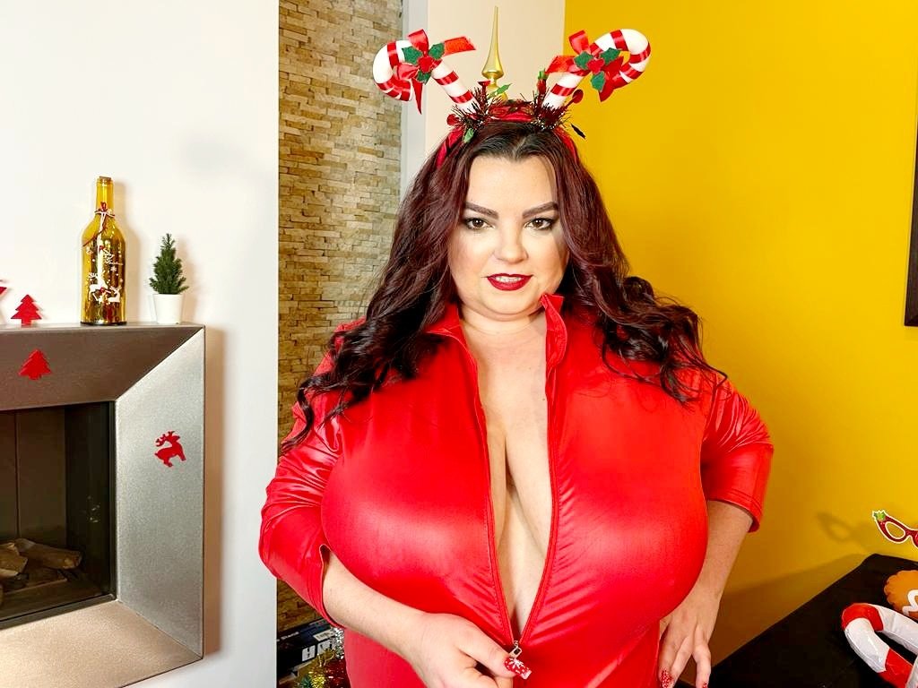 DesireHugeBoobs