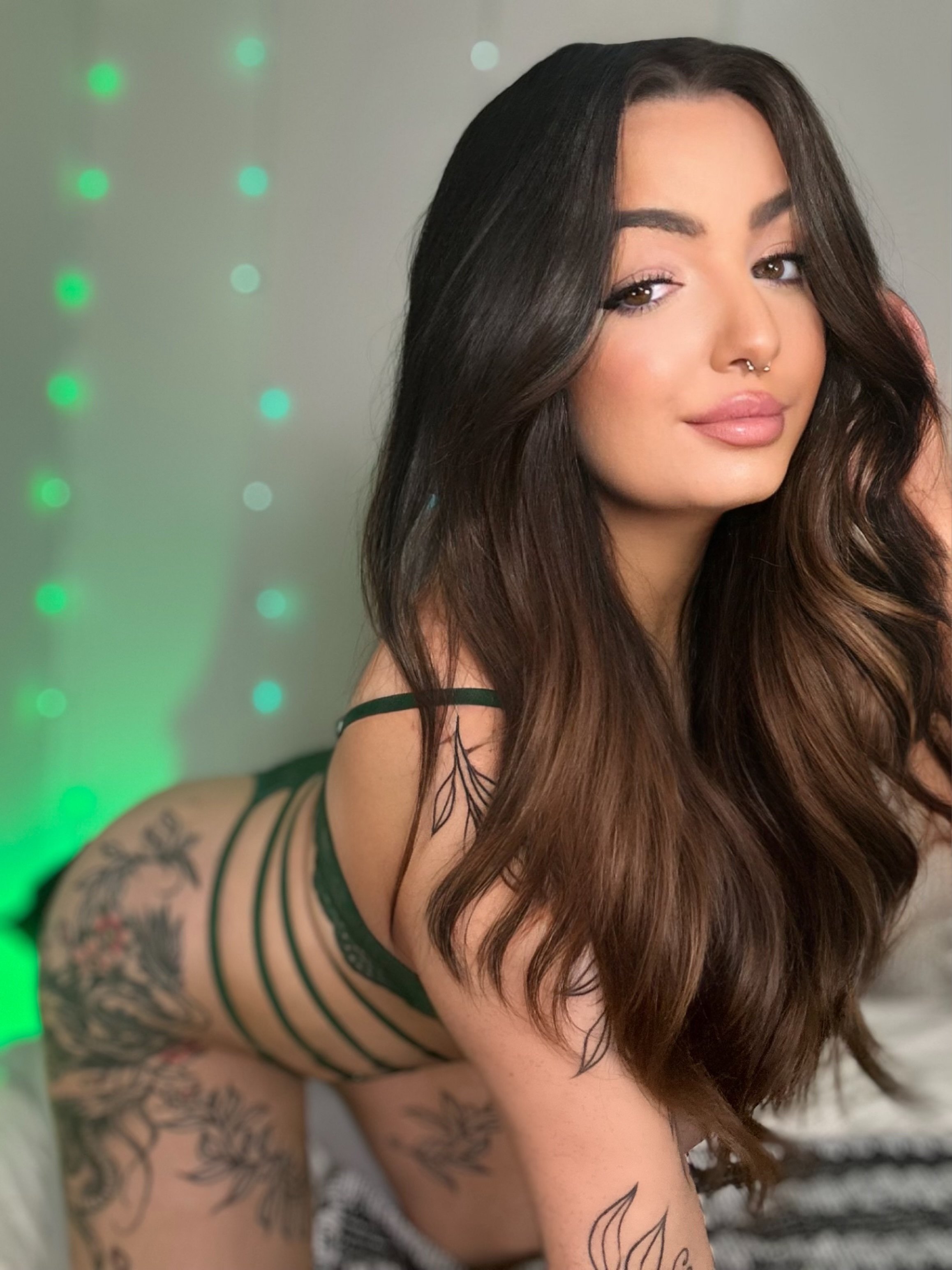 divaafterdark from Jerkmate