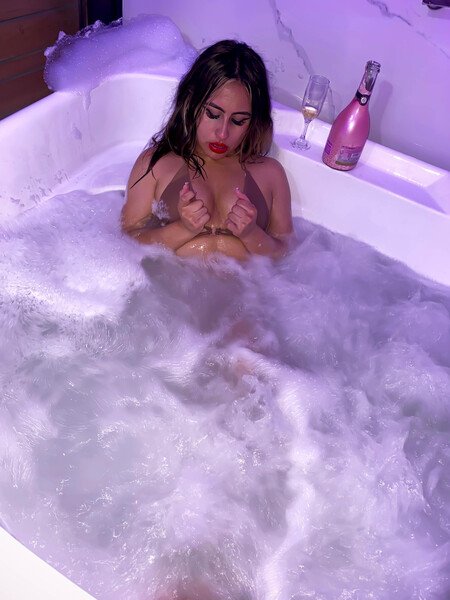 DollyJuicy