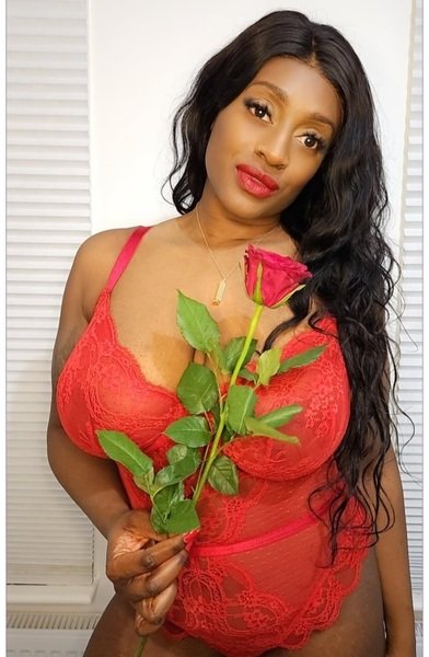Ebony_Richards_x