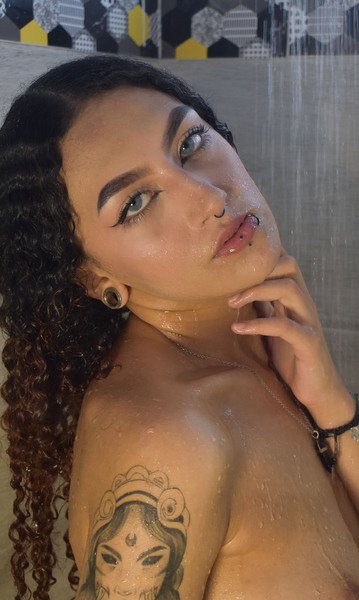 Ella_Bennet