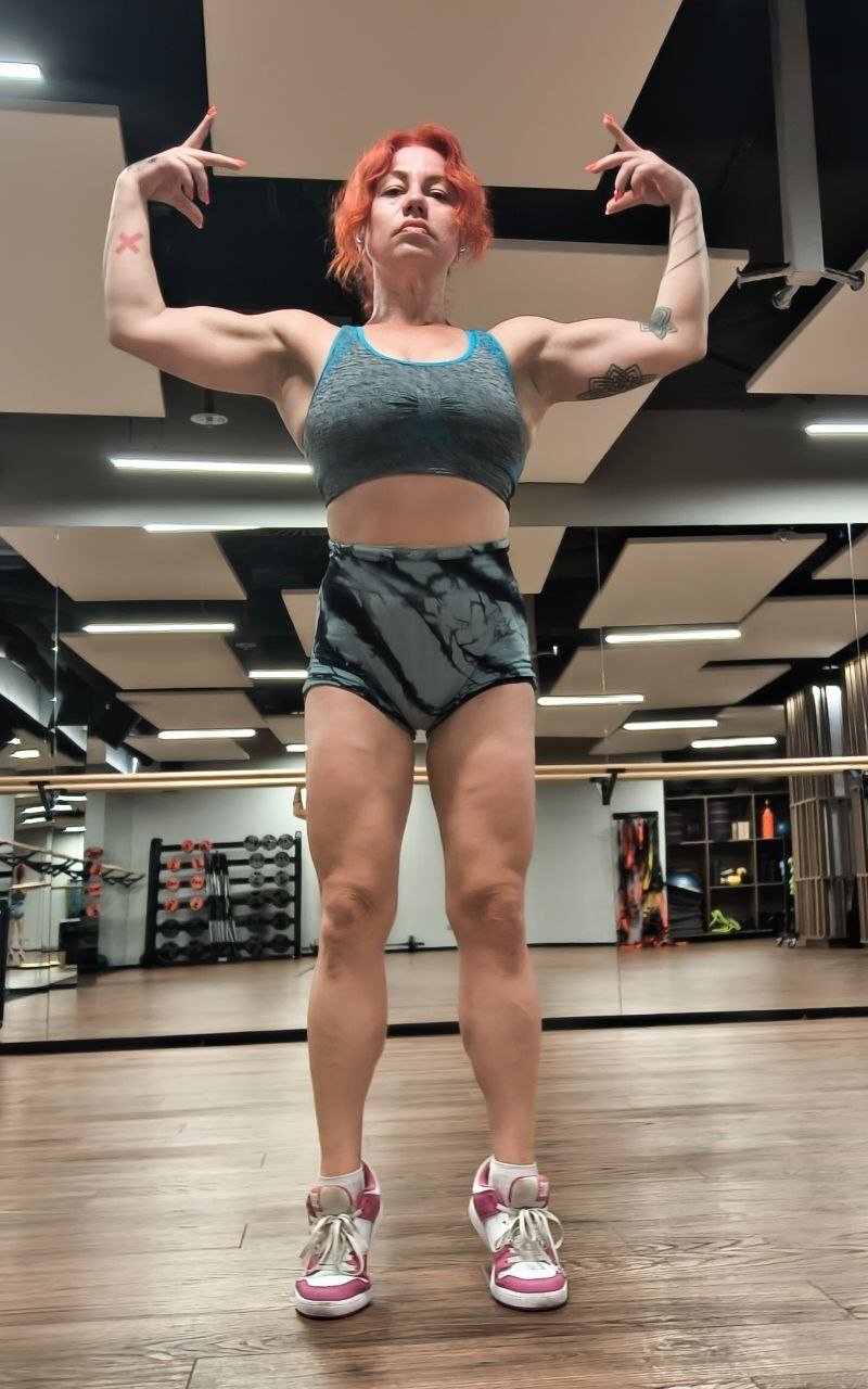 Ella_Kross